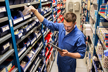 Selecting spare parts from a warehouse