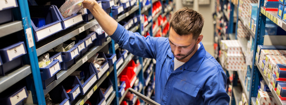 Selecting spare parts from a warehouse